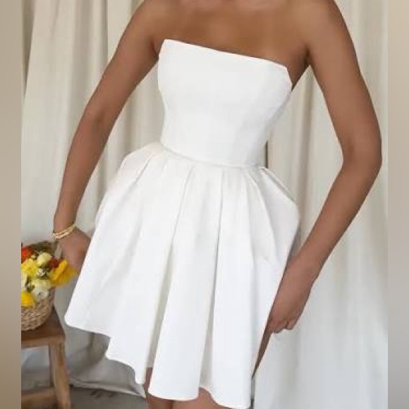 House of CB Dresses & Skirts - House of CB EMMANUELA
White Strapless Pleated Mini Dress size Small Cup A-C NWOT